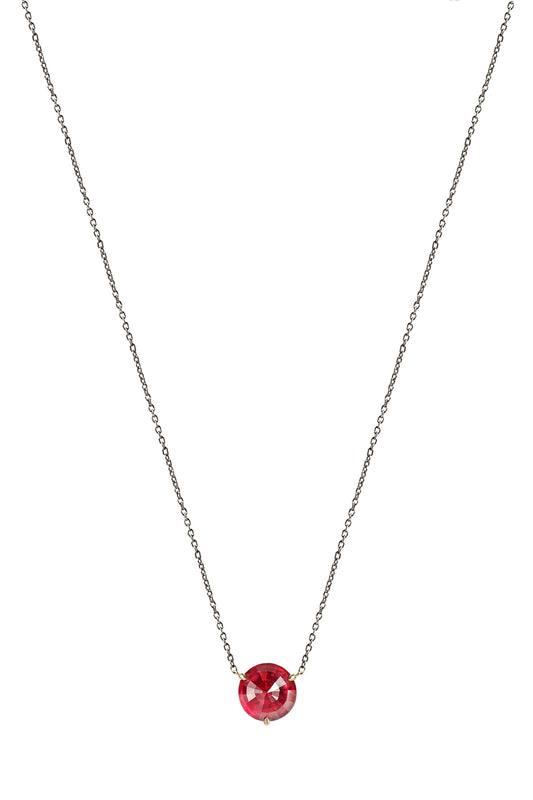 Ruby pendant in 18k yellow gold