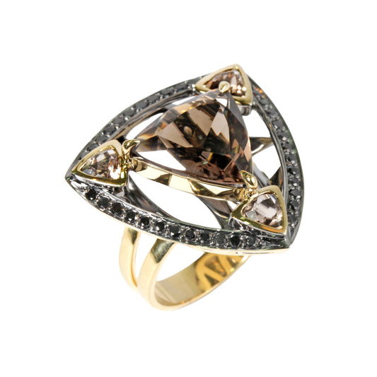 Quartz ring with black diamonds in 18k yellow gold