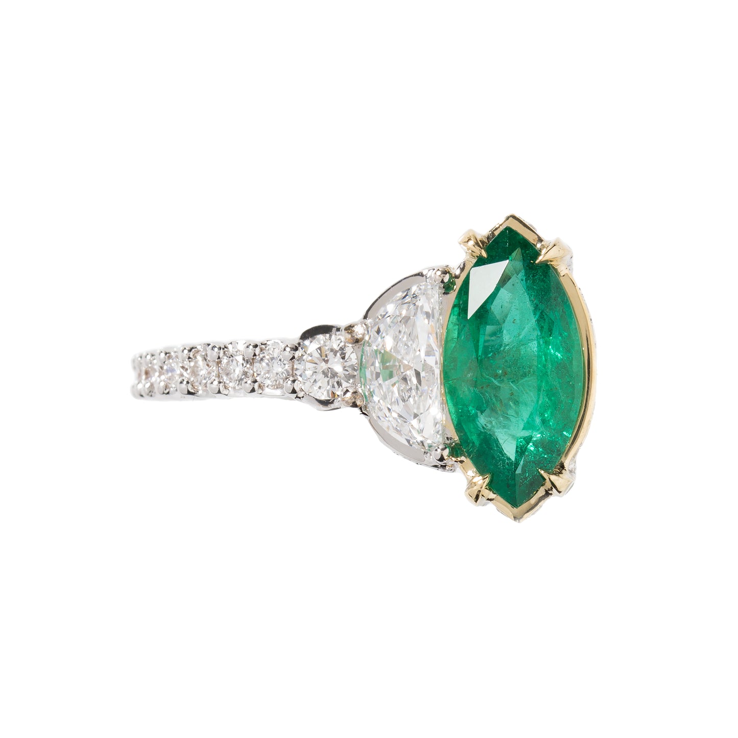 Emerald Cat ring with white diamonds in 18k white and yellow gold