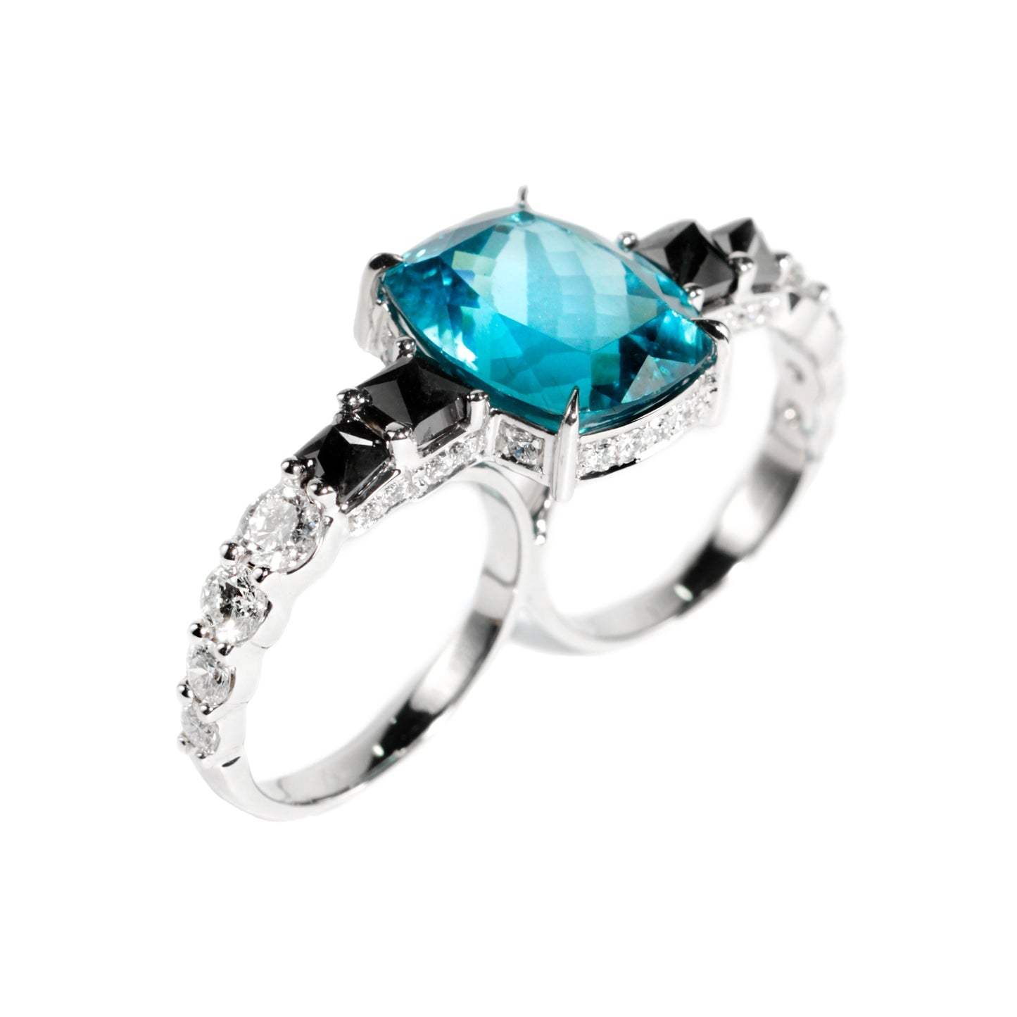 Apatite two-finger ring with black and white diamonds in 18k white gold