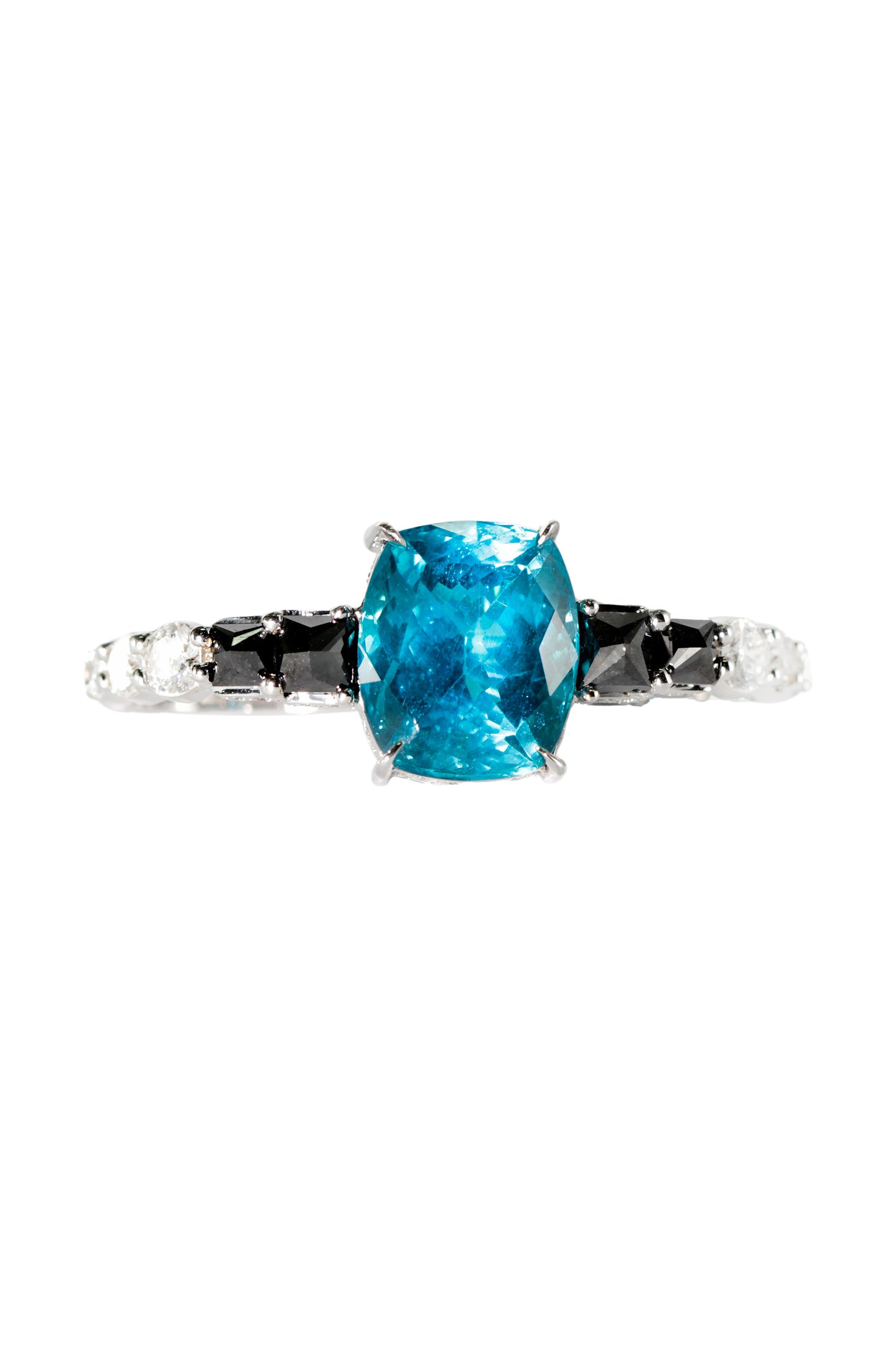 Apatite two-finger ring with black and white diamonds in 18k white gold